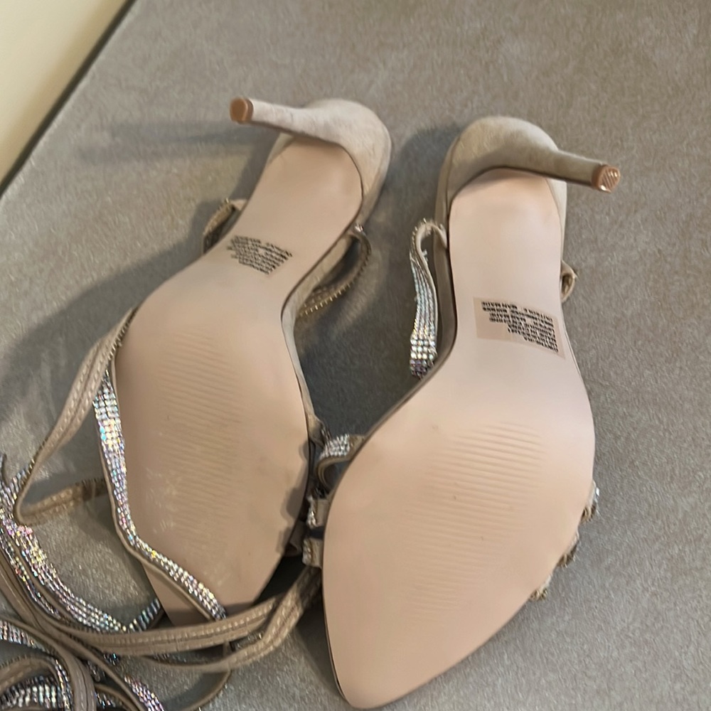 Strapped heels - Picture 5 of 5